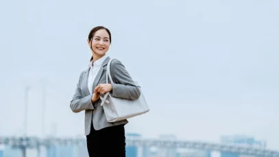 ¿Vamos-tarde-o-estamos-recalculando-El-error-de-medir-la-madurez-con-el-reloj-de-los-demás-wide_webp